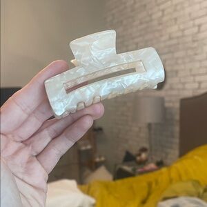 Amazon Cream Hair Clip